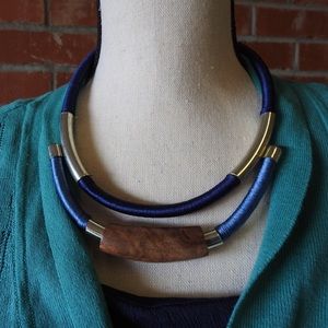 Double illusion navy and wood necklace